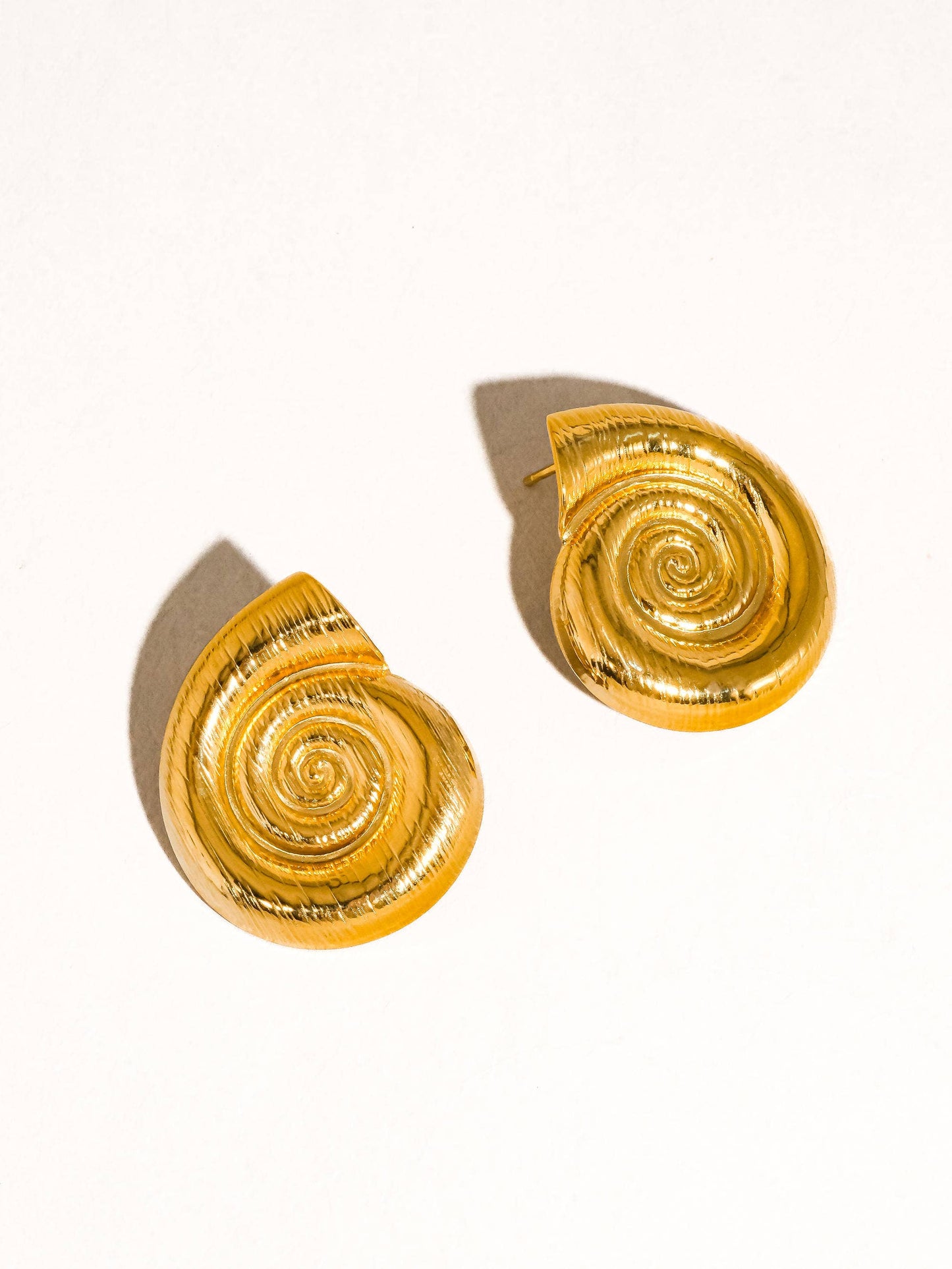 Coraline 18K Gold Non-Tarnish Large Seashell Stud