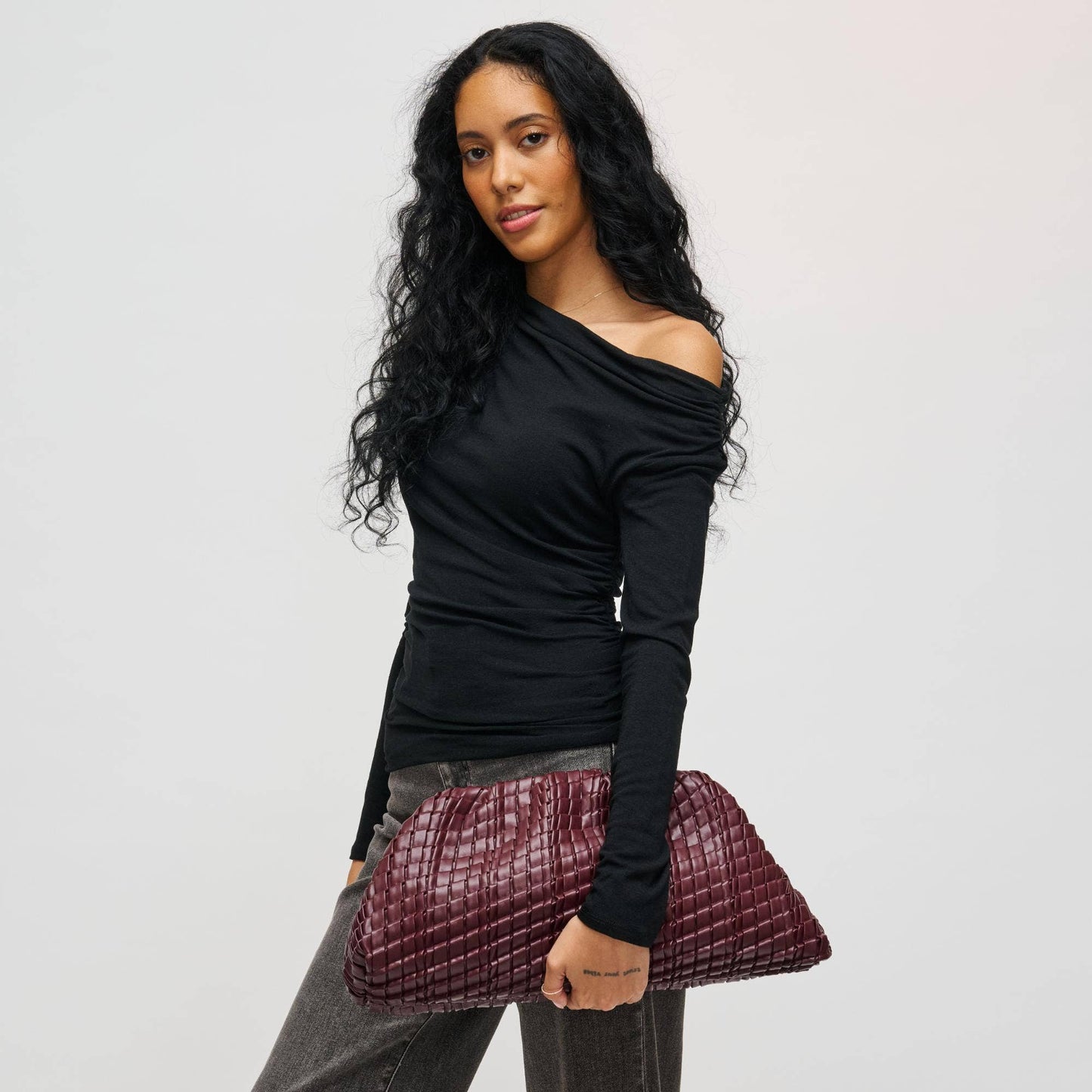 Veronica Clutch