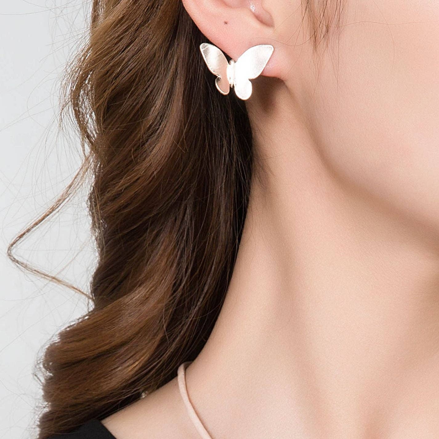 Osaki stud earring