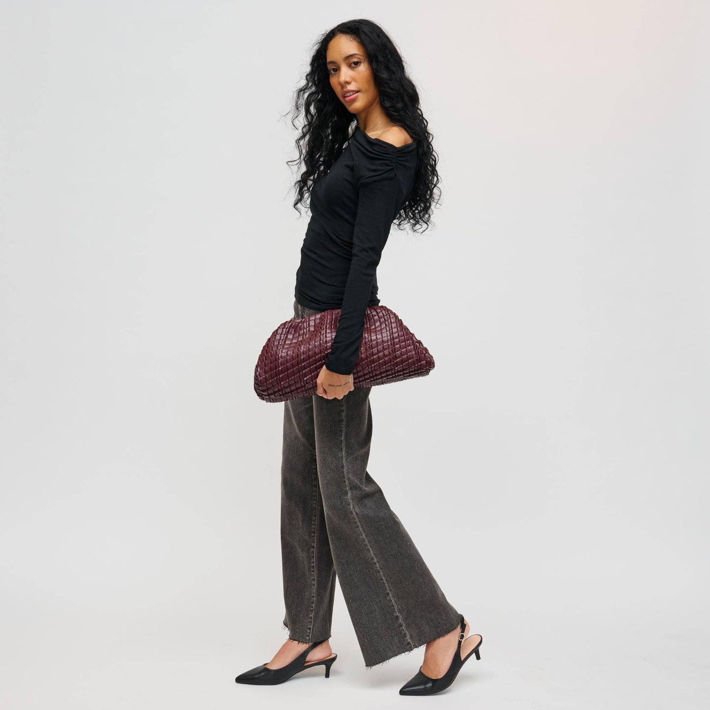 Veronica Clutch