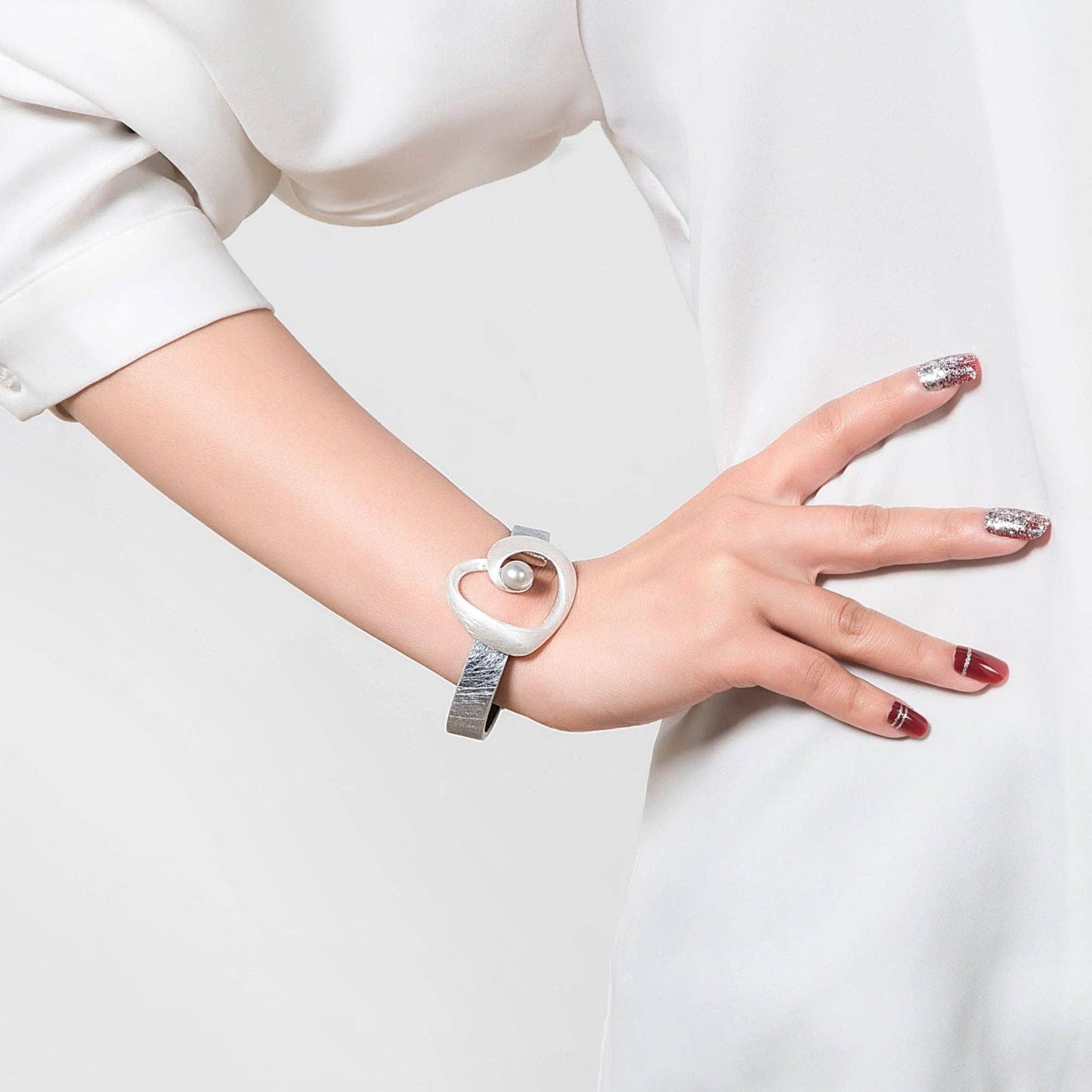 Kanno magnetic bracelet