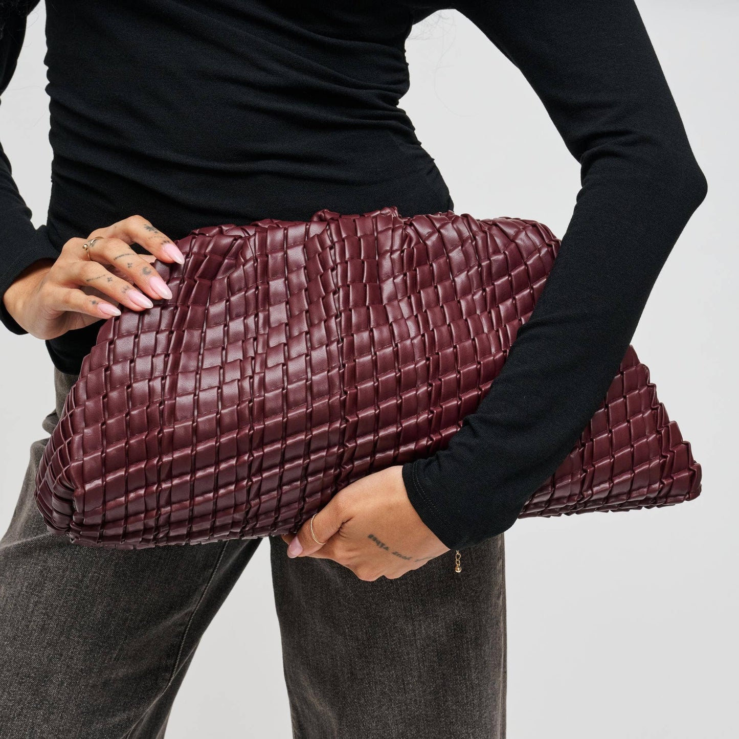 Veronica Clutch