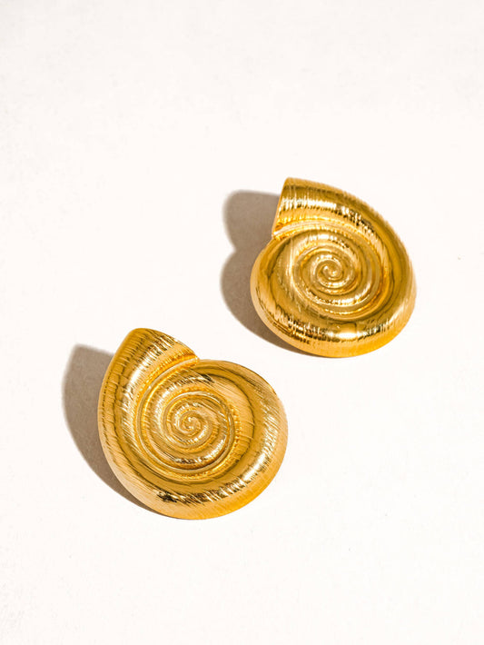 Coraline 18K Gold Non-Tarnish Large Seashell Stud
