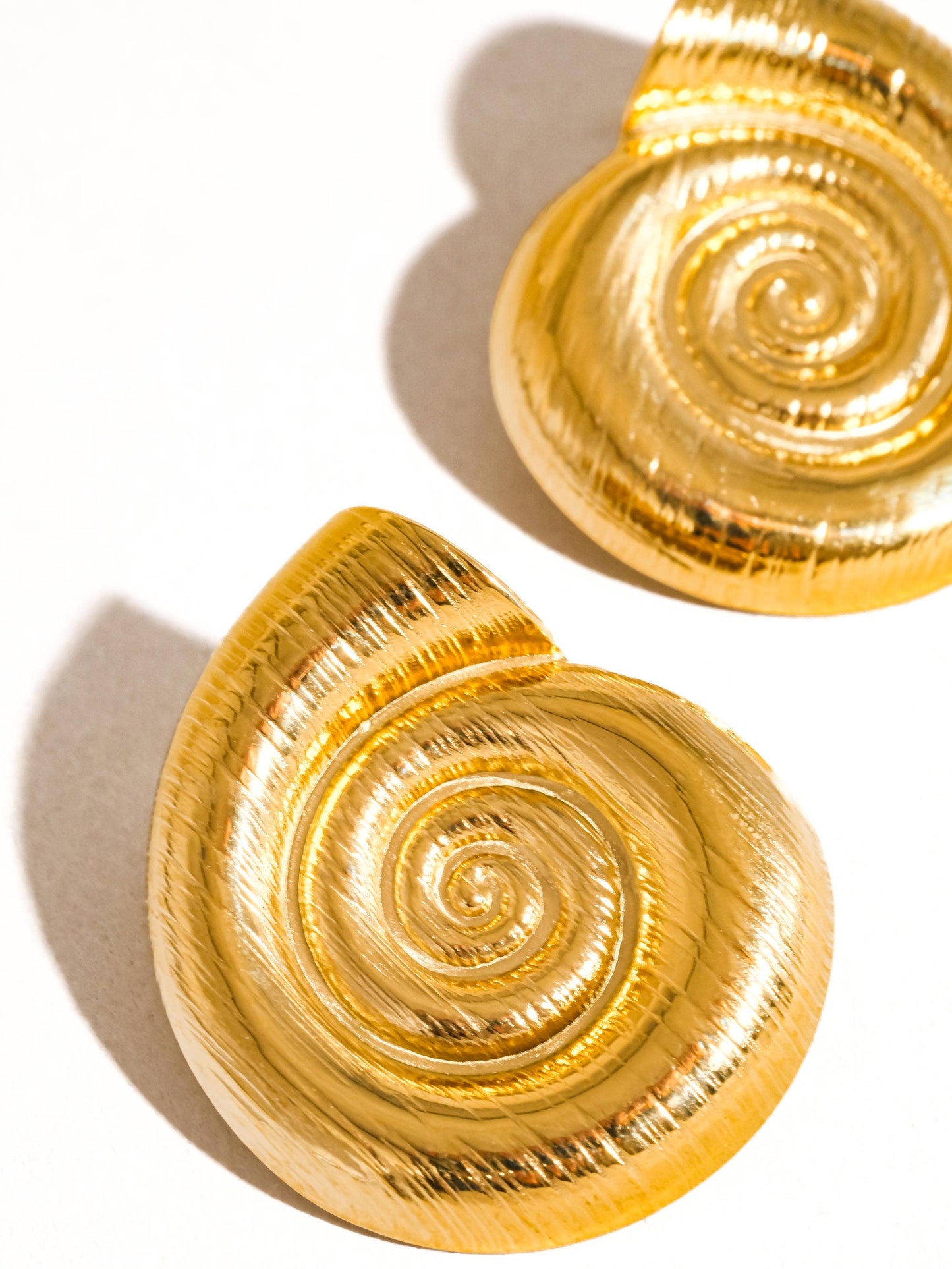Coraline 18K Gold Non-Tarnish Large Seashell Stud