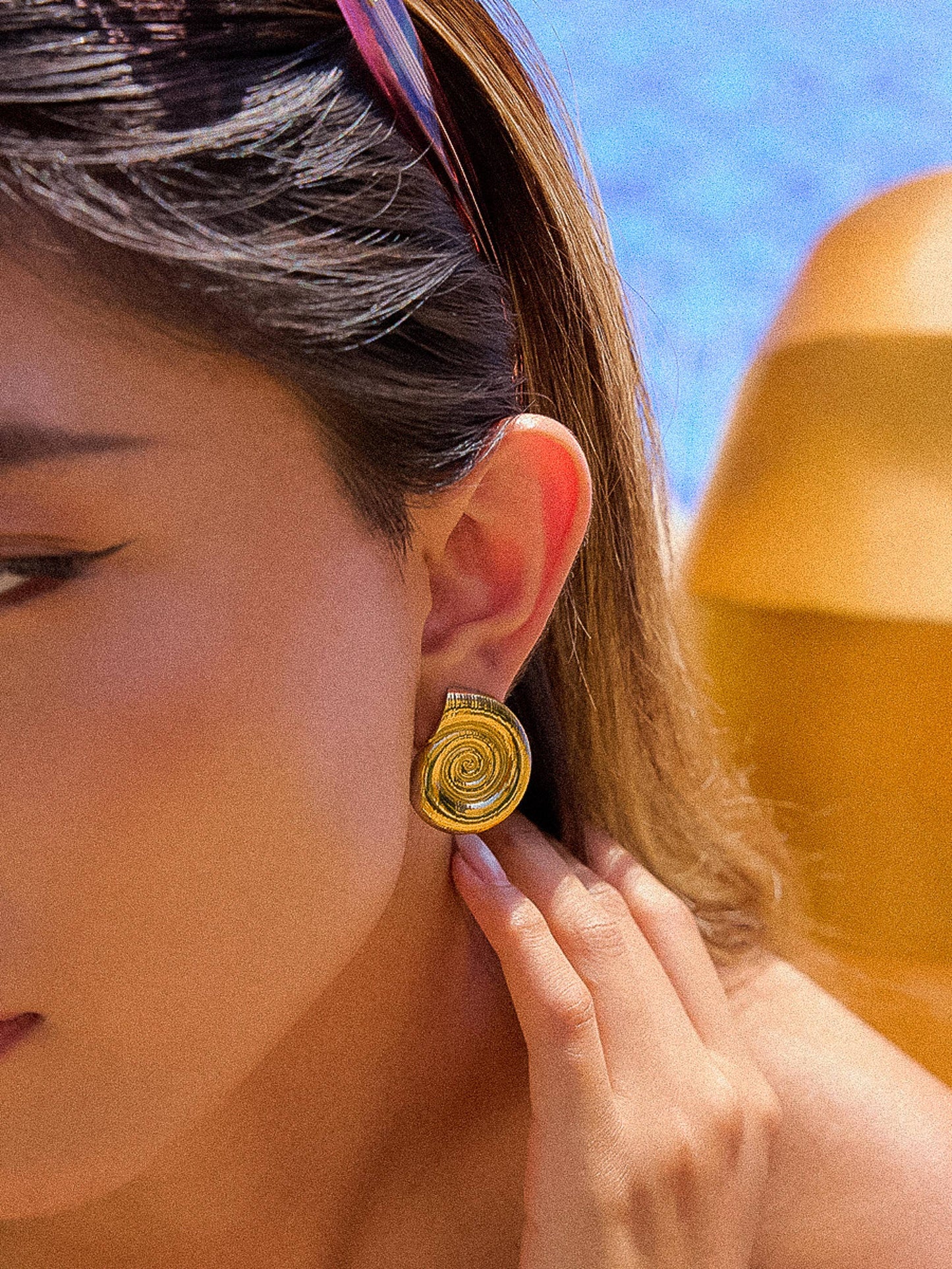 Coraline 18K Gold Non-Tarnish Large Seashell Stud