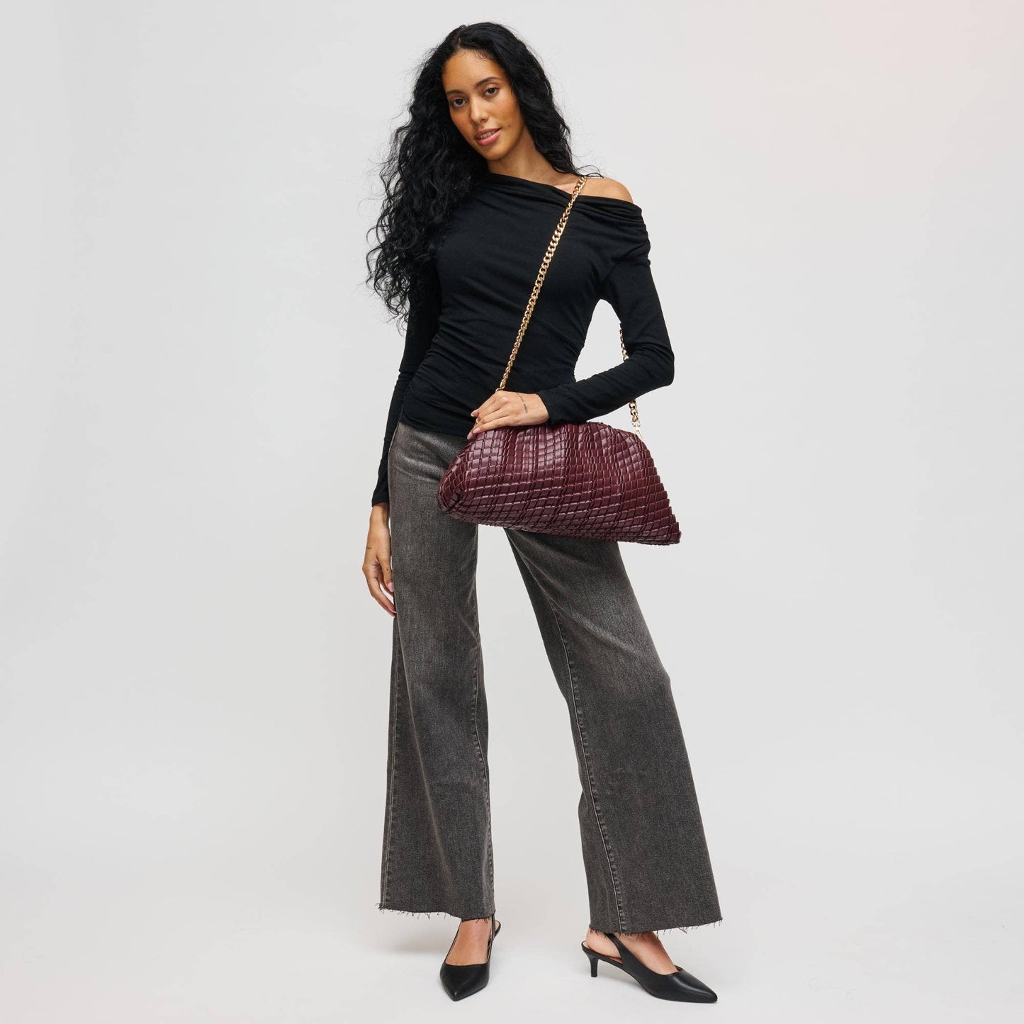 Veronica Clutch