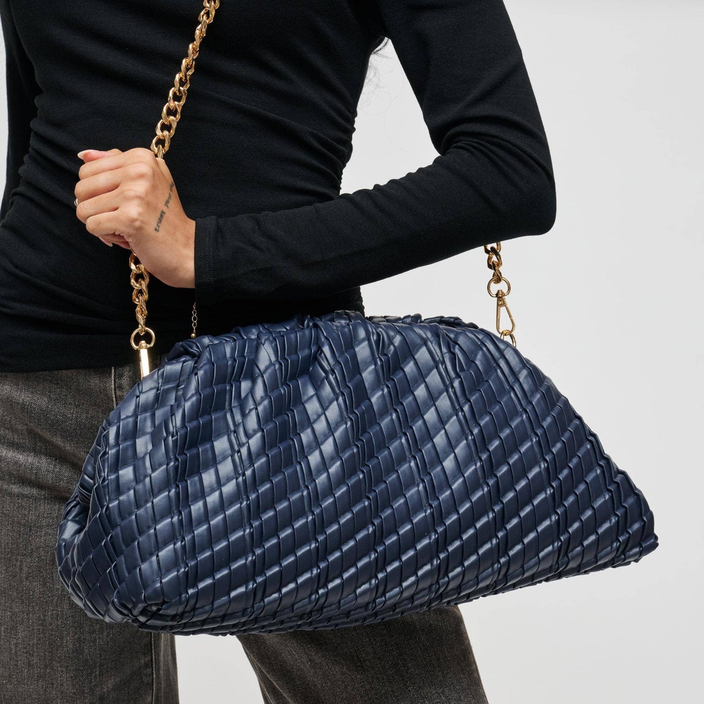 Veronica Clutch